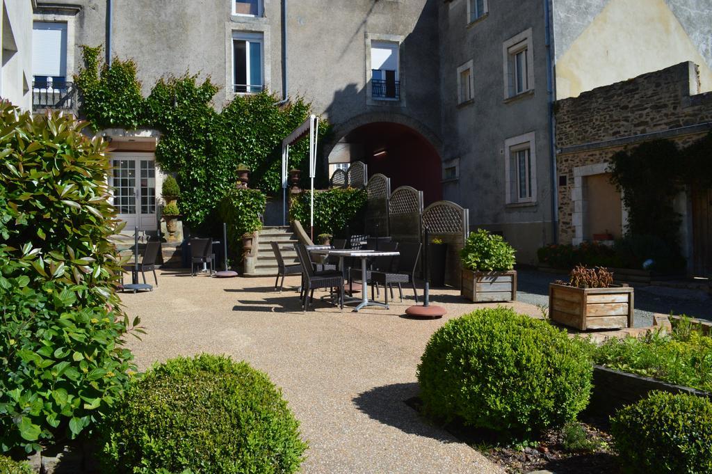 Logis Le Bretagne 호텔 Sillé-le-Guillaume 외부 사진